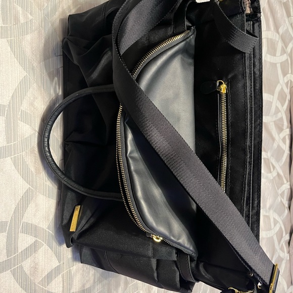 Skip Hop Chelsea Downtown Chic Diaper Satchel, Black - Picture 10 of 11
